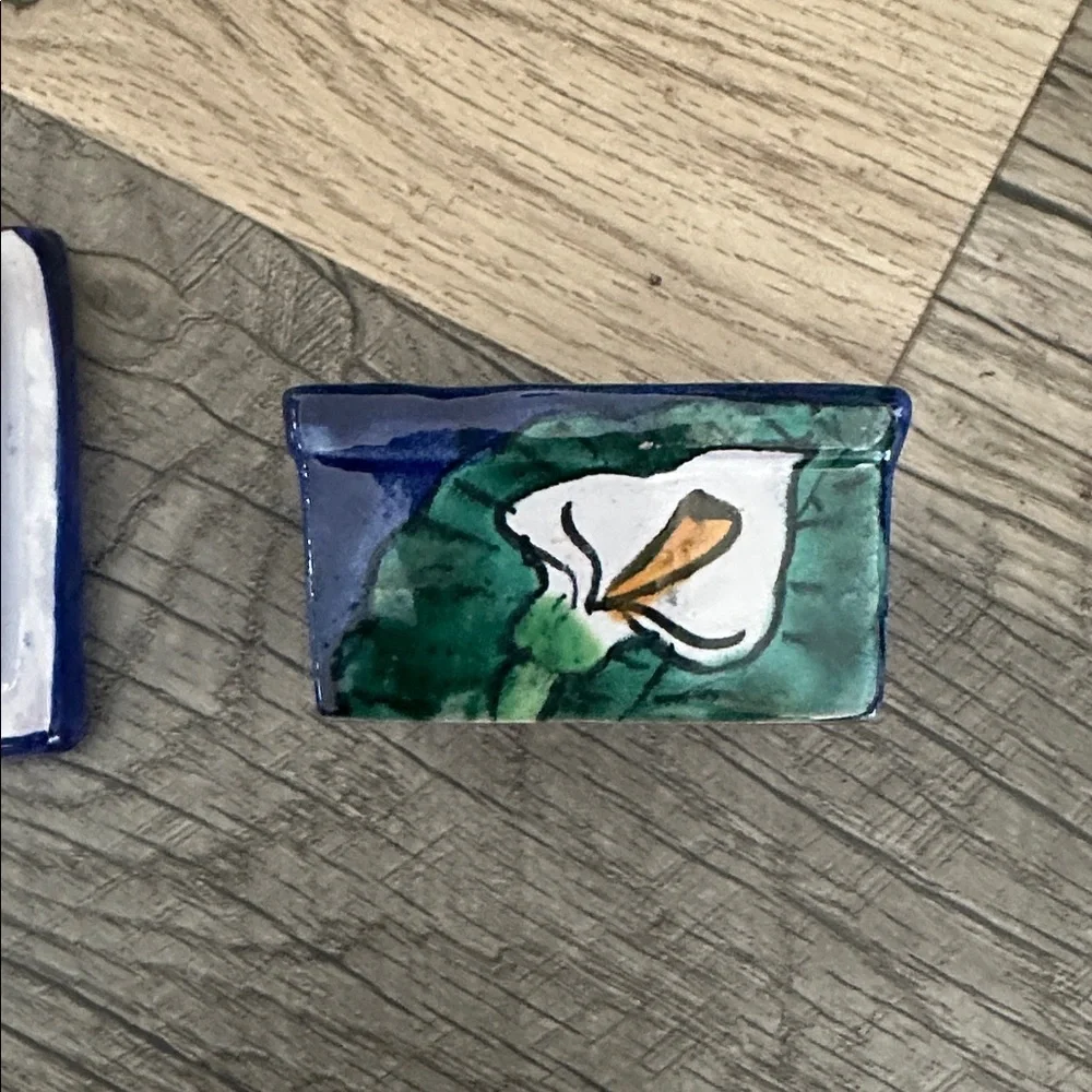 Vintage hand painted lily jewelry storage